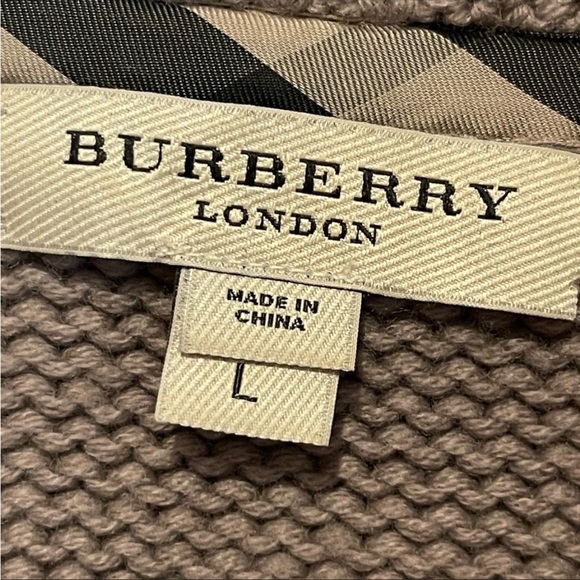 Burberry coat - Picture 5 of 7